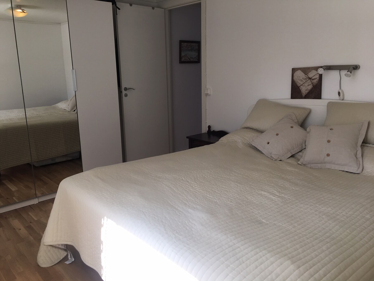 Chumba 1 cha kulala na kitanda cha watu wawili