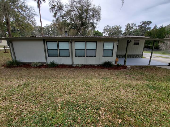 Top {{trip101_paragraph_count} Airbnb Vacation Rentals In Belleview