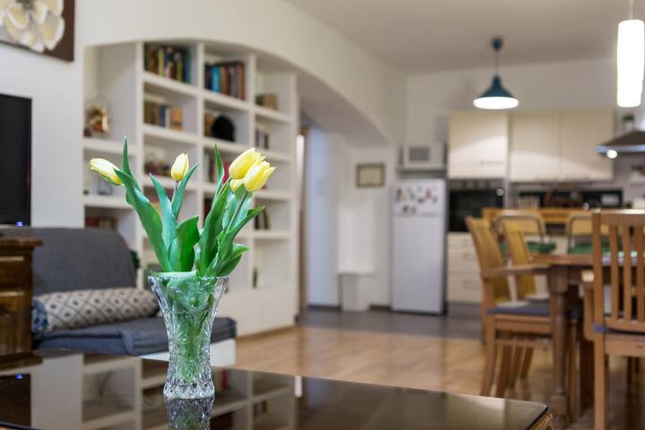 Flower Square Central Apartment