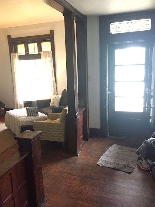 Entryway/ living room