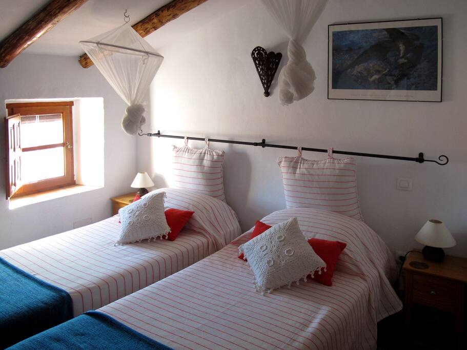 Casa Romero twin bedroom