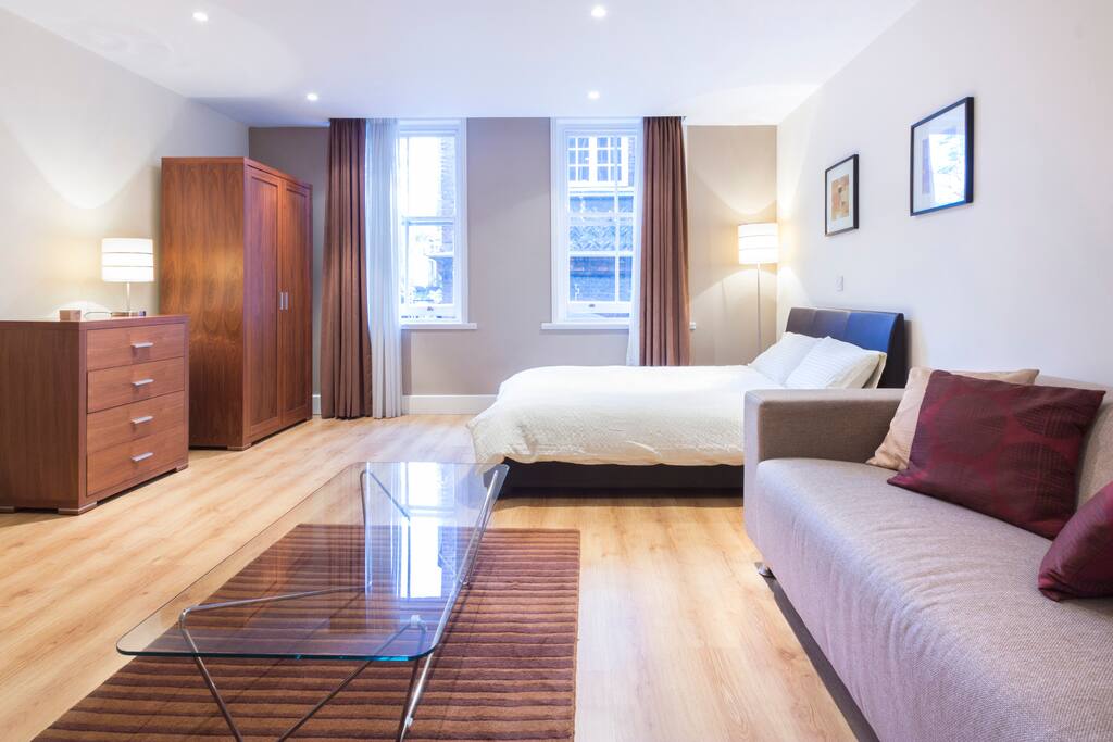 Bed with luxury Eve mattress