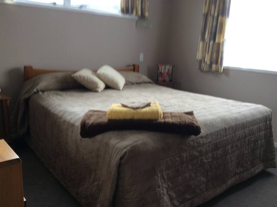 King size bed
