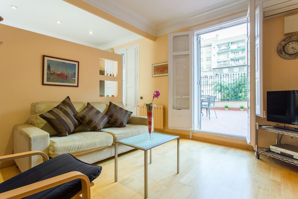 Living area with access to the terrace