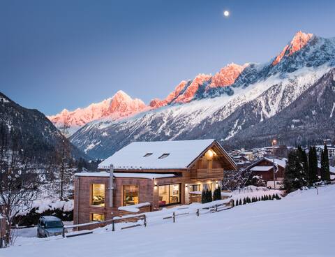 RUBICON ski in/out Luxury 10 -15 bed spa chalet