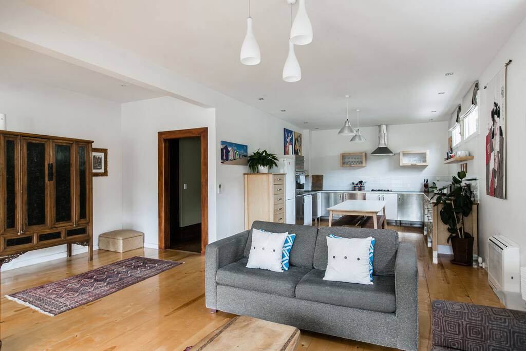 Lounge/Kitchen