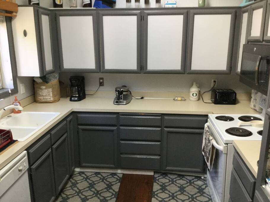 Full kitchen with dishwasher