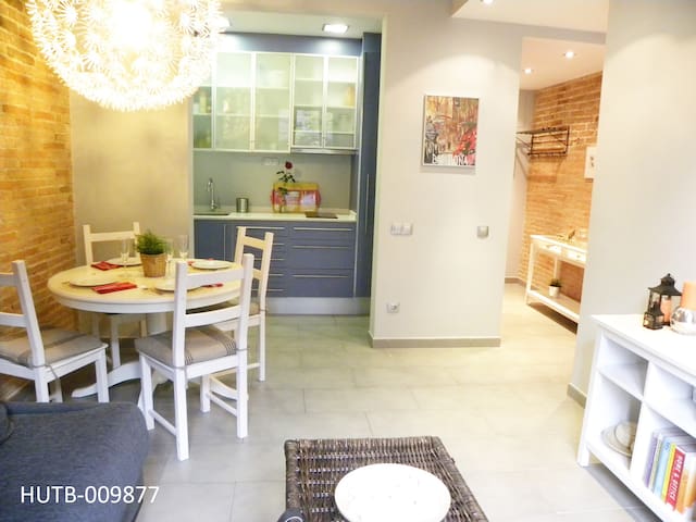 Walk everywhere!Brand new apartWIFI