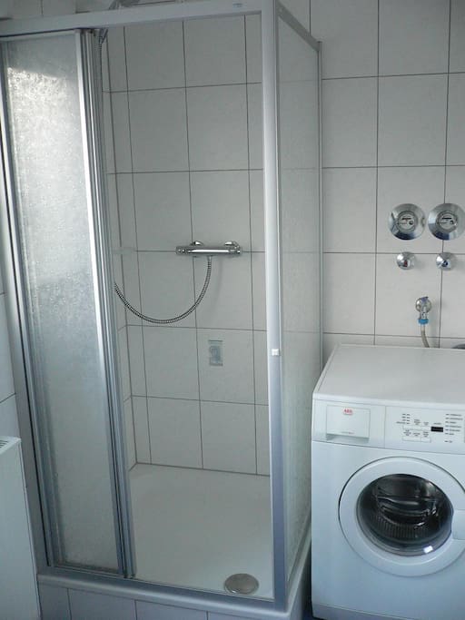 Badezimmer, Dusche, Waschmaschine