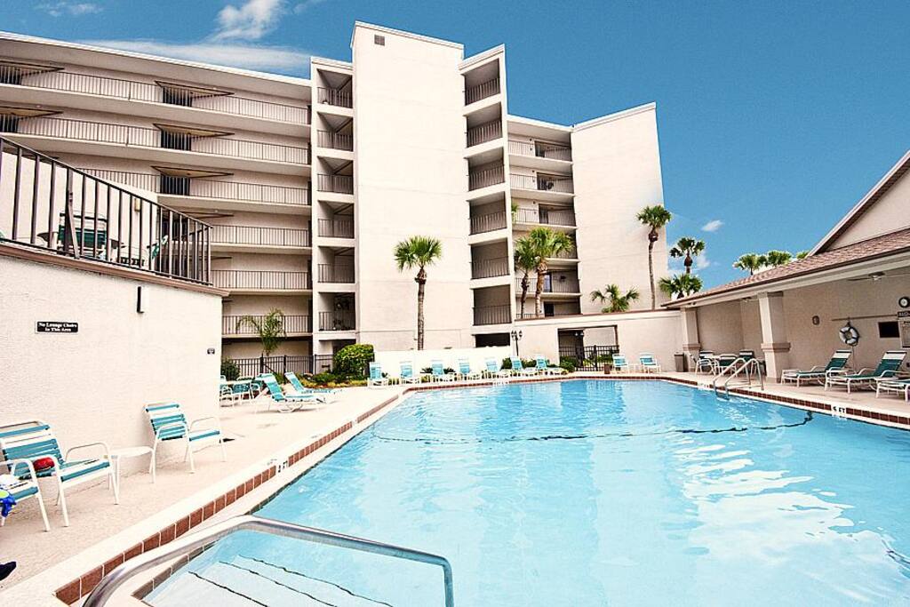 Anastasia 310 is ocean front and has resort amenities - At Anastasia 310, you won't have to work at all to have a fantastic Flori