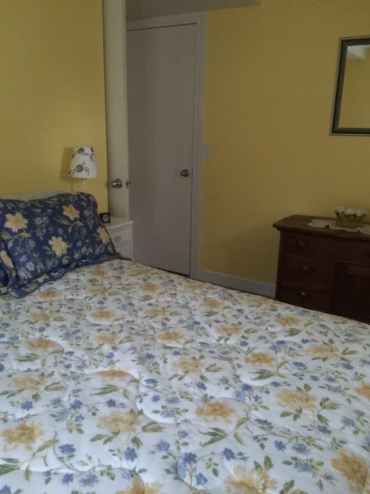 Трета спалня с пълно легло