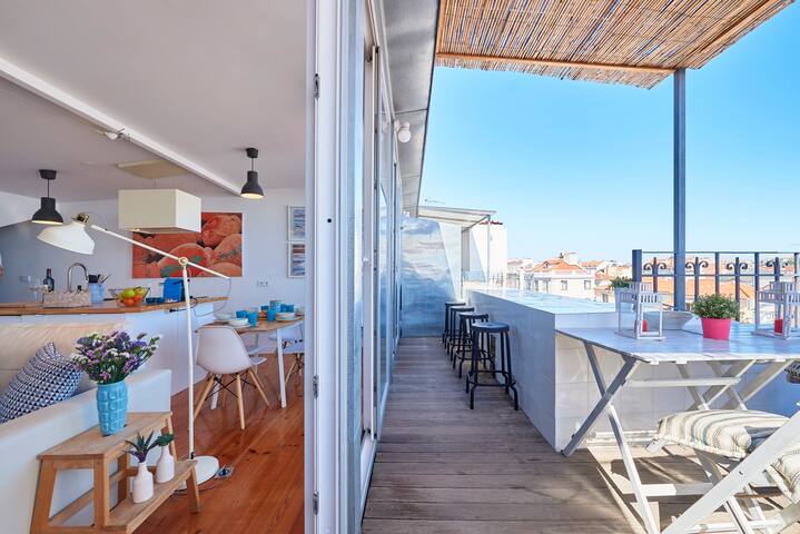 Chiado Terrace with stunning views – 3BR_3WC_AC! gallery image 2