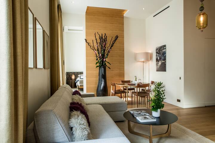 Hôtel Marignan Champs-Élysées managed Airbnb listing 2