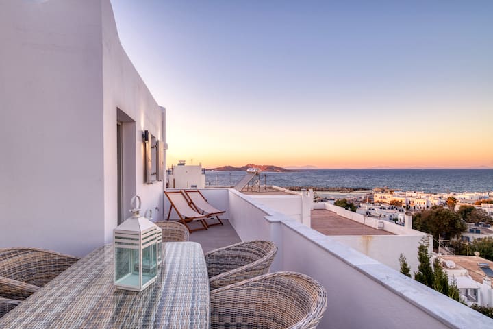 White Cliff Naousa 4 (with plunge pool/jacuzzi)