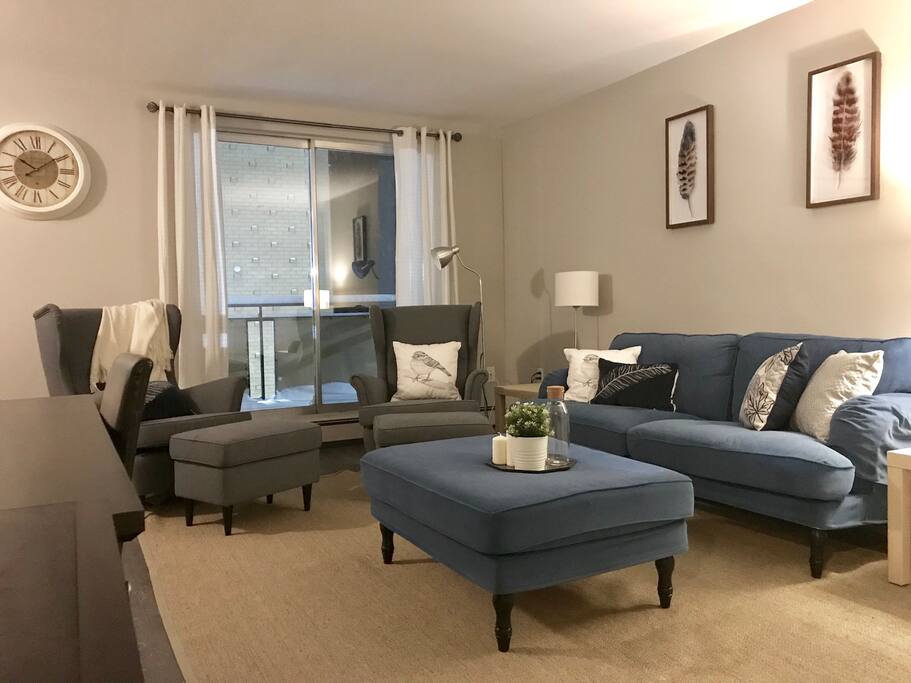 Relax and unwind..... Clean, contemporary and cozy.