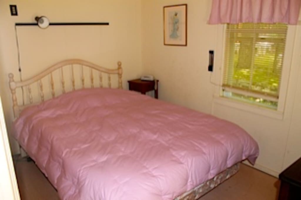 Bedroom with queen bed