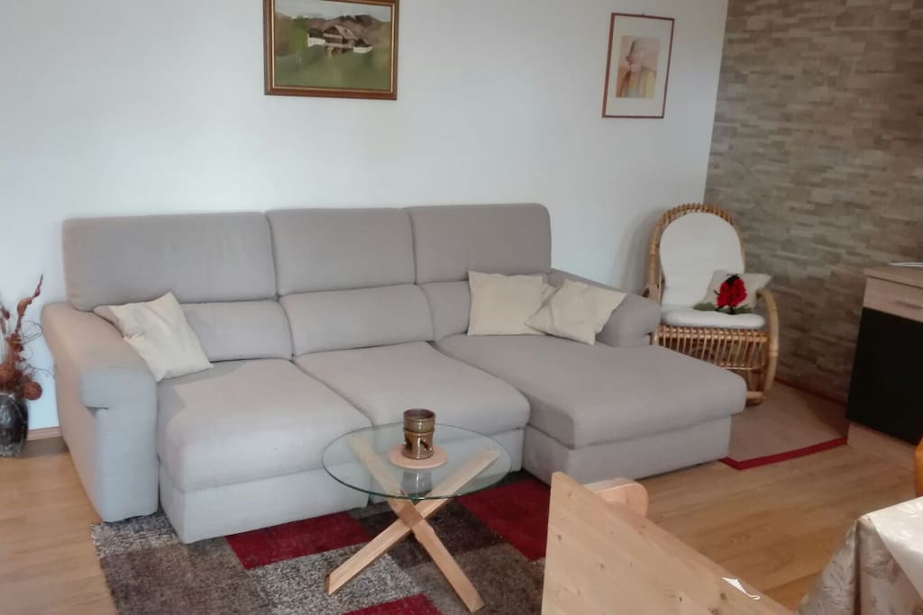 Couch zum enstapennen oder zum schlafen für einen weitere Person