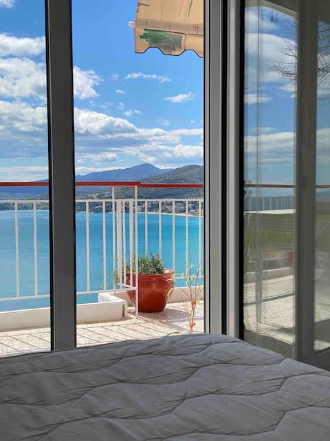 Mimoza's sea view apartment