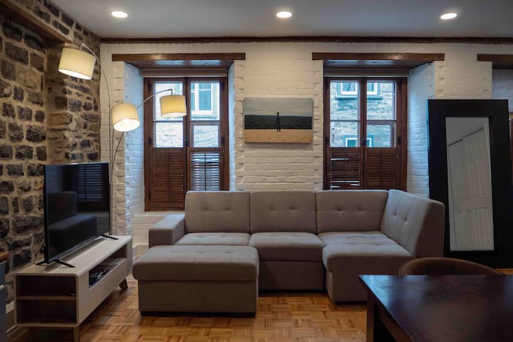 Old Québec Ground Floor • Patio + Parking