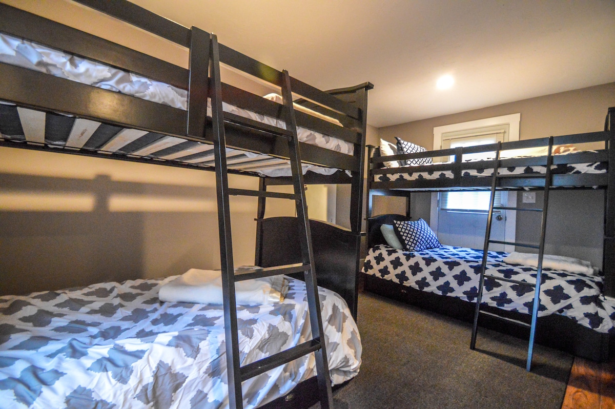 kreveti na glavnoj razini s punim dnom