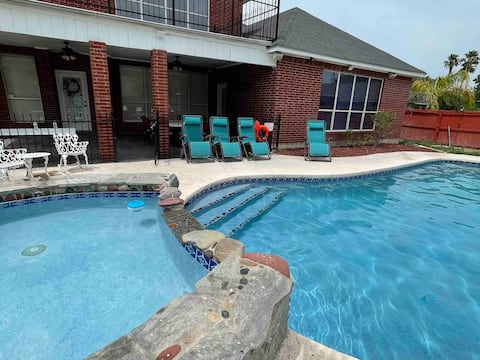 Raqs pool home, basketball Court, king bed