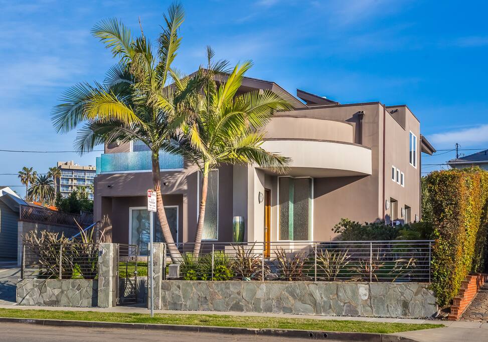 Street view of the home
