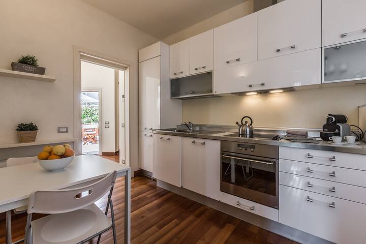 Ca’ Pantalon Bright Apt with Terrace gallery image 3