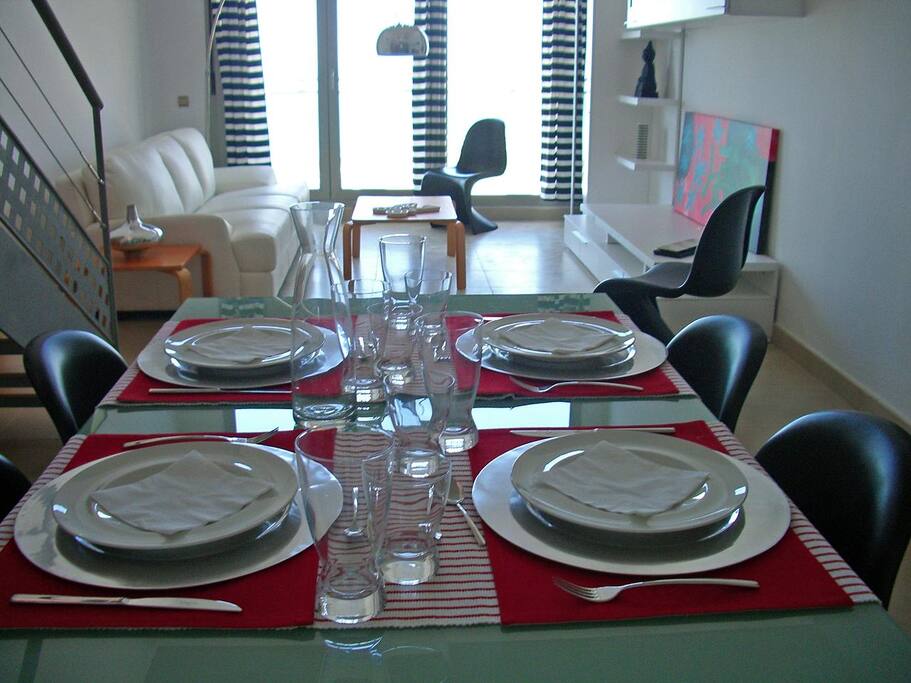 Salón-Comedor con acceso directo a terraza y magníficas vistas al mar