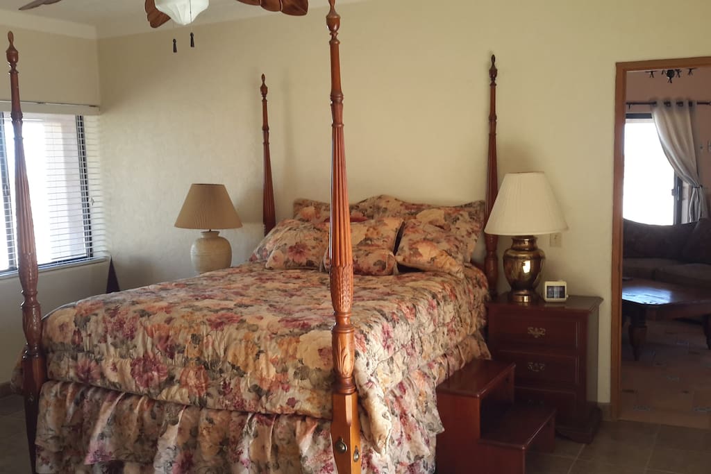 Master bedroom, queen size 4 poster bed.