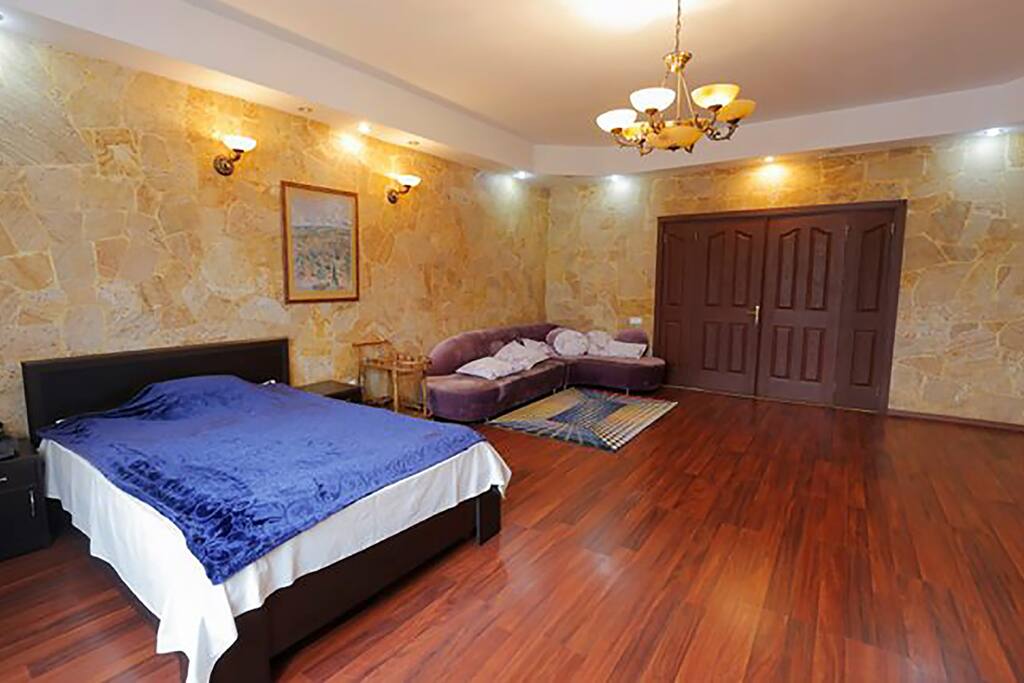 Bedroom #1