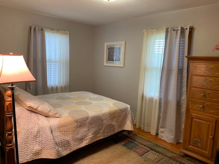 Queen size bed on main floor, bedroom #1