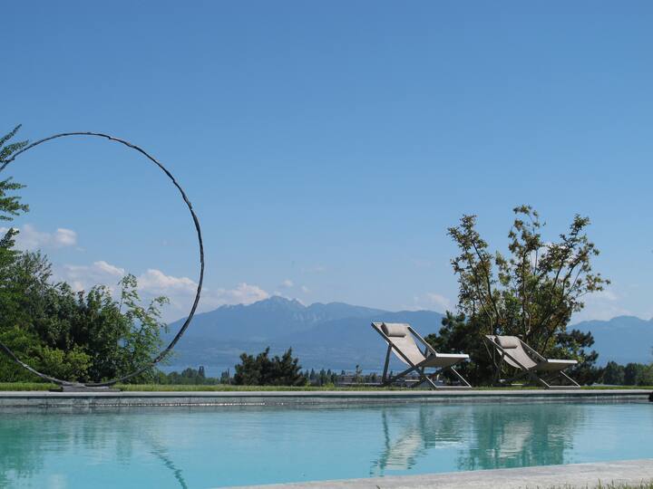 Magnifique Loft Surplombant Le Lac Leman Bed Breakfasts Zur Miete In Tolochenaz Waadt Schweiz