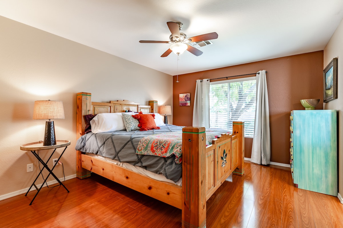 Master Bedroom with King Bed and ensuite bathroom.