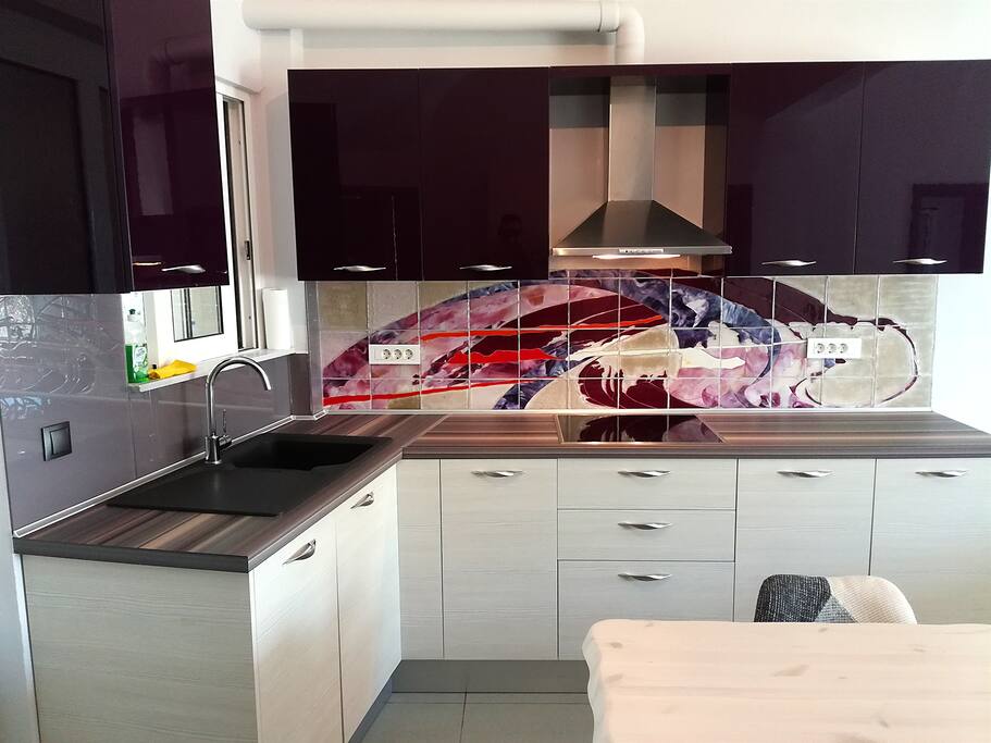 Kitchen / Dining Area