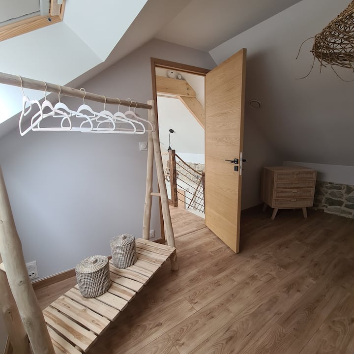 Second bedroom .