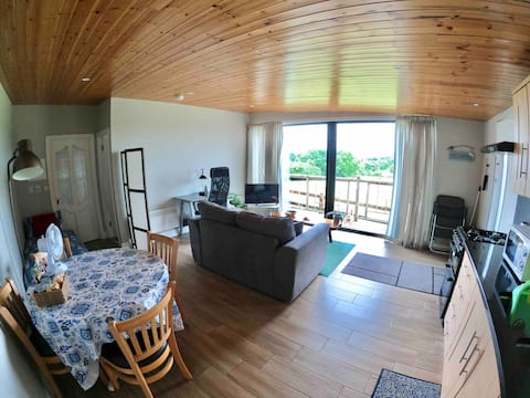 Sheelin Shamrock Lodge - An Individual Lake Cabin
