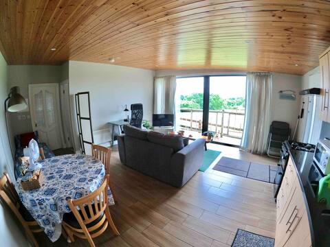Sheelin Shamrock Lodge - An Individual Lake Cabin