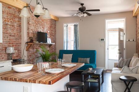 SW Gardens & The Hill NBHD -1st fl, sleeps 4 Cozy!