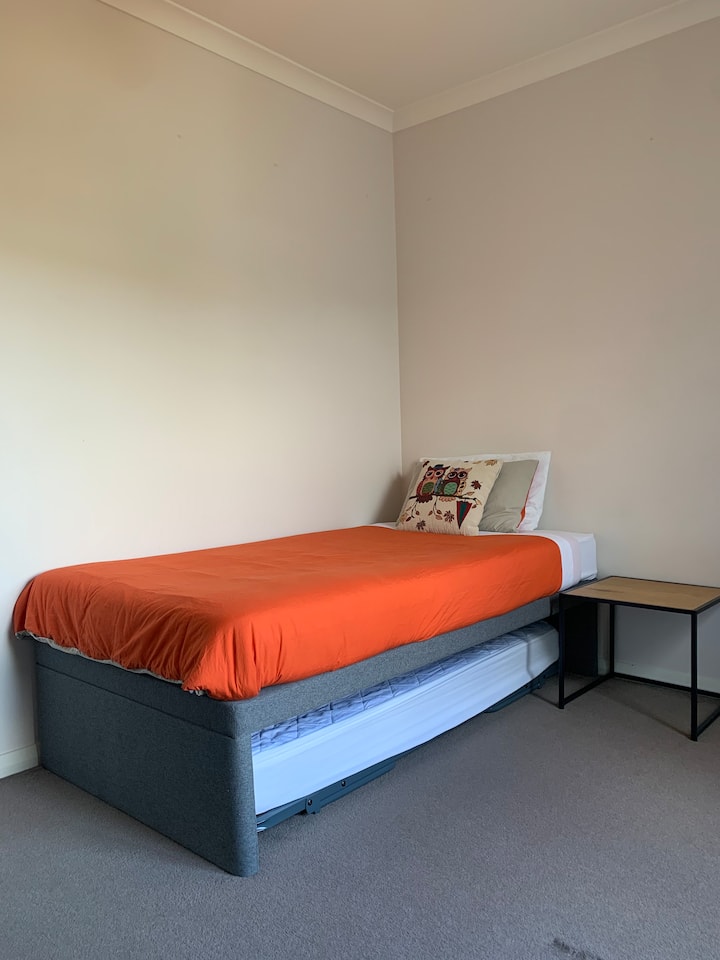 غرفة نوم للضيوف 2 × سرير فردي كبير