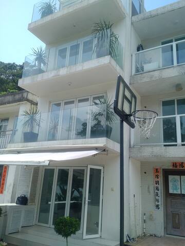 Dream beach house , perfect staycation. Near city gallery image 3