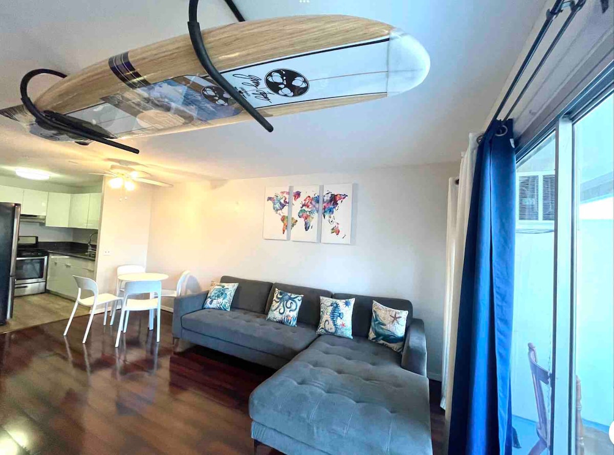 Waikiki Beach 1 min Walk! 2Bdrm/2Bath/2Surfboards - Condominiums for Rent  in Honolulu, Hawaii, United States - Airbnb