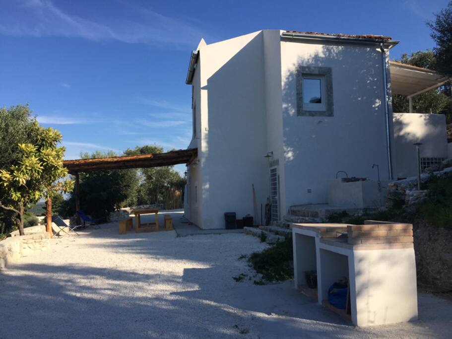 Pergolato e barbecue
