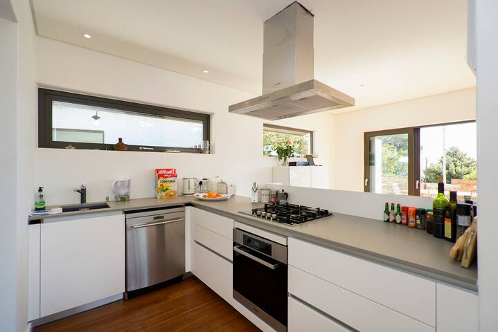 OttawaPalms Villa with Housekeeping gallery image 5