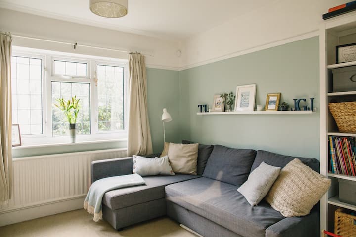 Cozy 3 Bedroom Family Cottage Near To Beaches - Bournemouth
