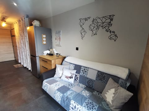 Popular Airbnb listing: Studio in Flaine Forêt, with bedroom, 2 to 4 people. in Arâches La Frasse