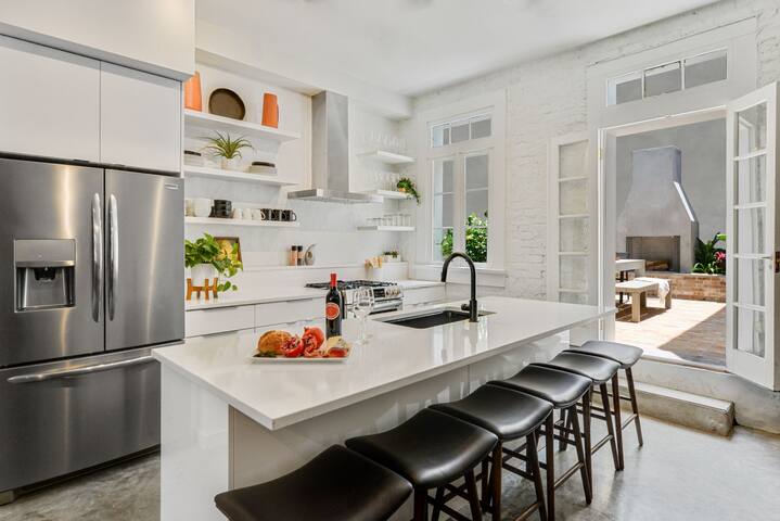 Luxury Historic Home | Downtown gallery image 3