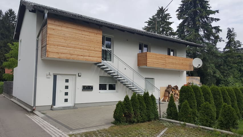 BERGFEX: Feuerkogel - Ebensee/Sankt Georgen im Attergau: Jugendhotels Singles. Familien. Senioren. Motorradfahrer. Tagungen. Seminare. Haustiere Feuerkogel - Ebensee/Sankt Georgen im Attergau - BERGFEX
