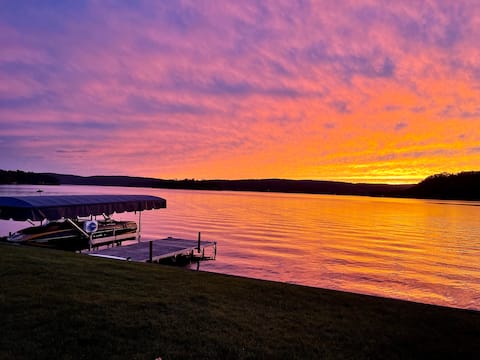 Upscale  Lakehouse close to Killington/Pico