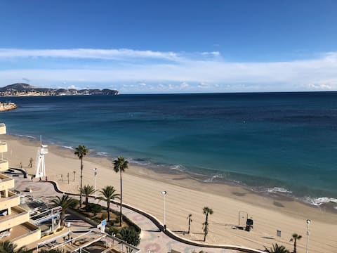 Propiedad de Airbnb exitosa: Calpe stunning luxury 1st line beach apartment en Calp