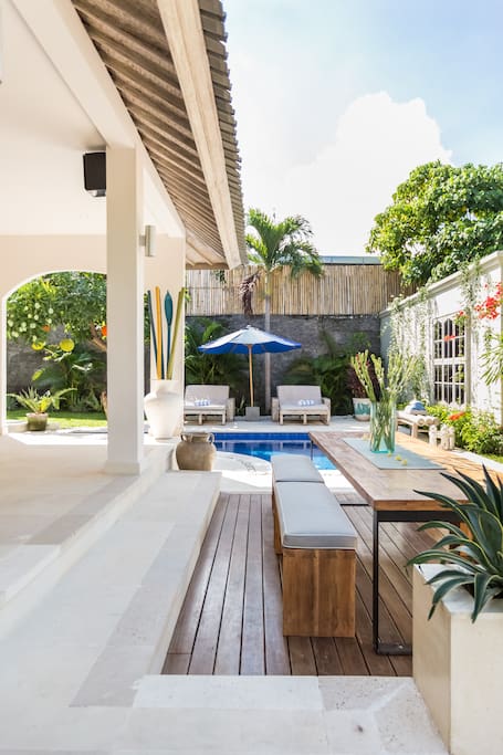 Outdoor pool deck, alfresco dinning & day beds.